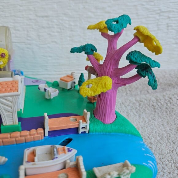 Polly Pocket Vintage 1996 Magical Movin Pollyville Playset Boutique House Toy - Picture 2 of 14